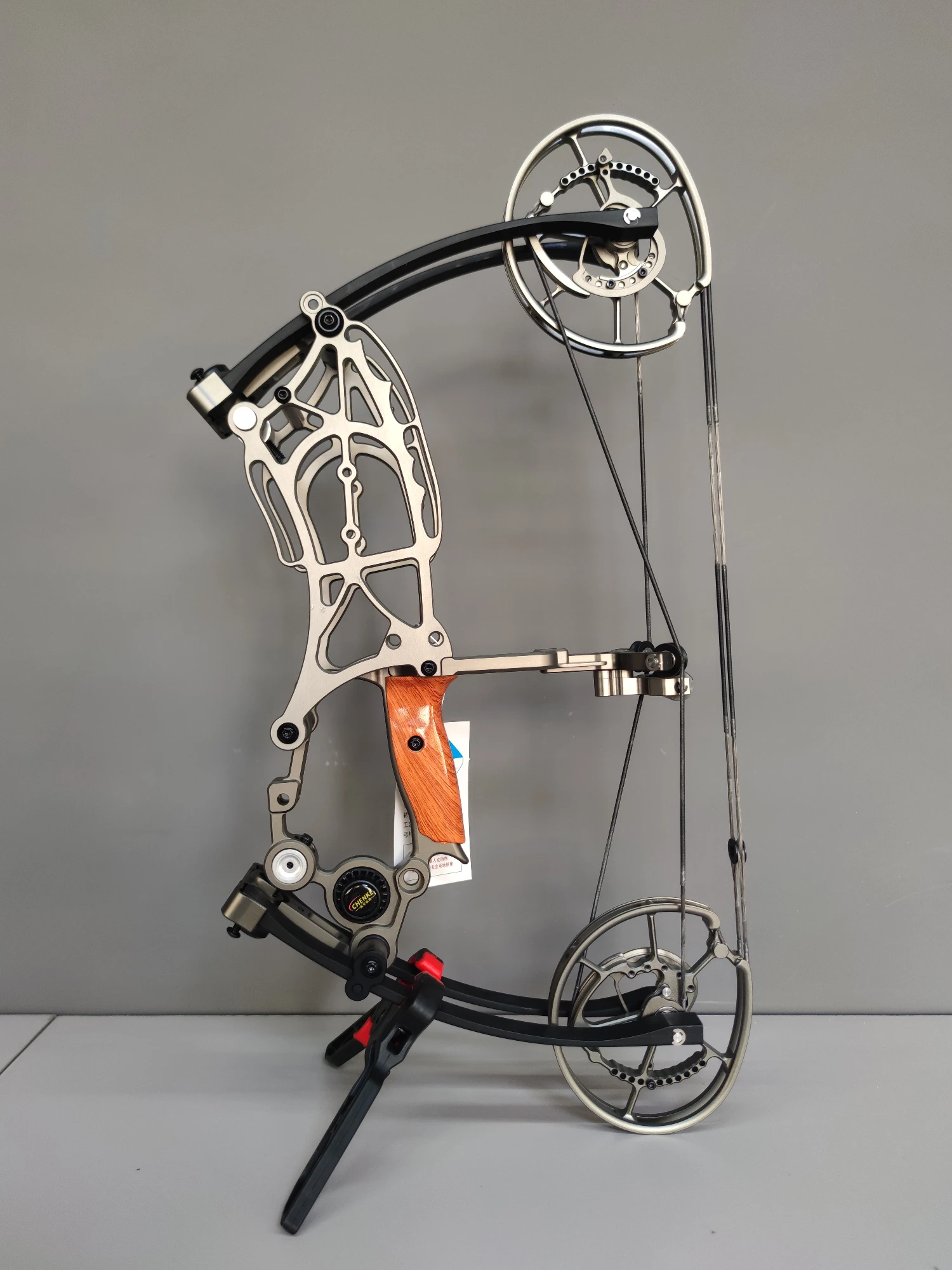 BattleFalcon BattleFalcon BFC-F20 Hunting and Target Practice Scene — Dual-Purpose Compound Bow in Action