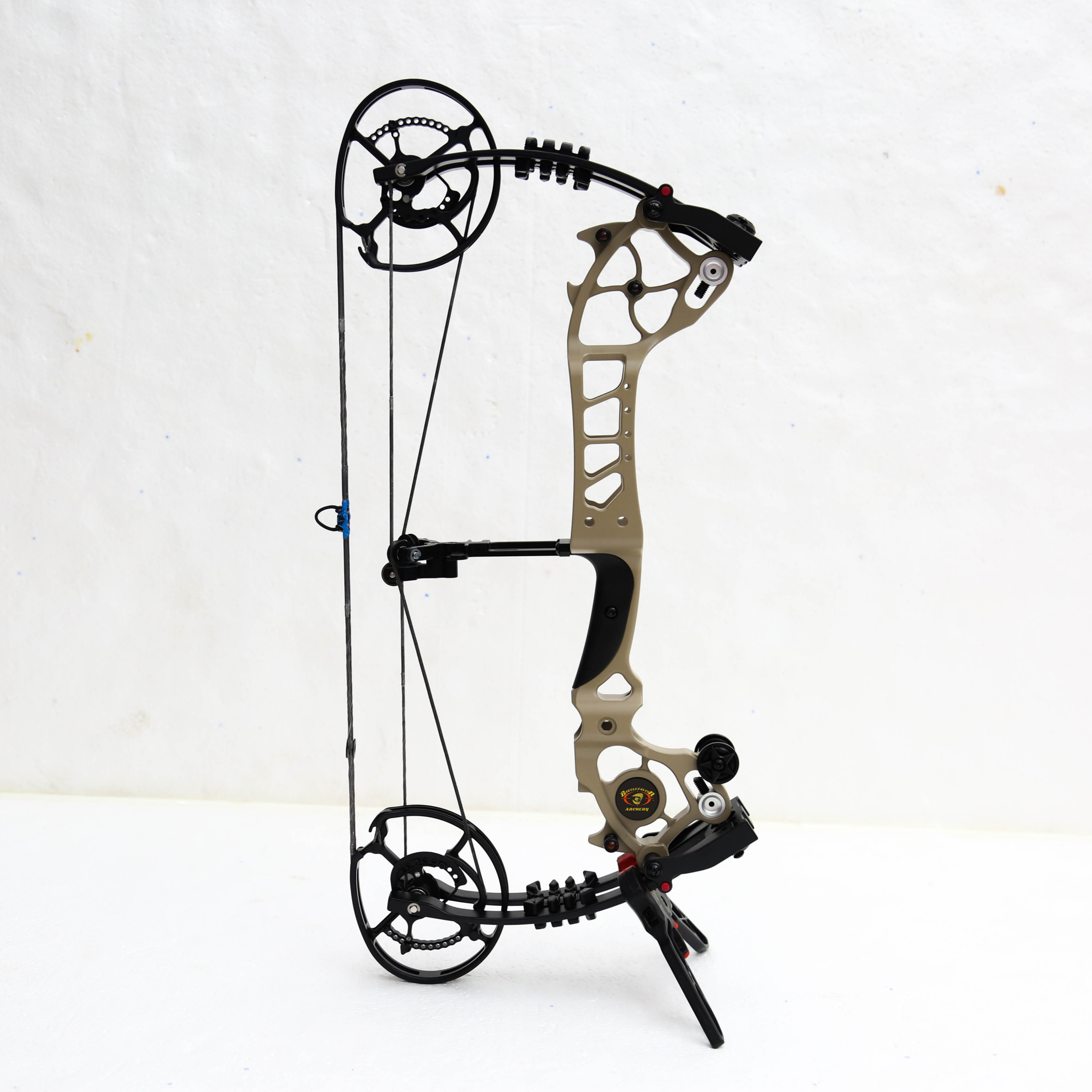 BFC-C18 Conqueror Dual-Use Compound Bow – Arrows & Steel Balls