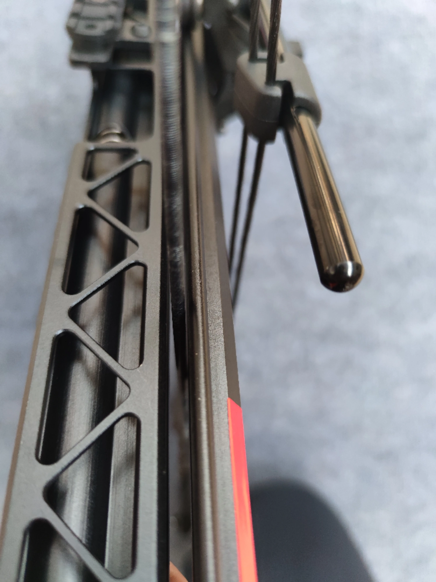 Adjustable Cam System and Dual Ball Rails — Smooth and Stable Feeding BattleFalcon BF-L18KA Rapid-Fire Steel Ball Compound Bow