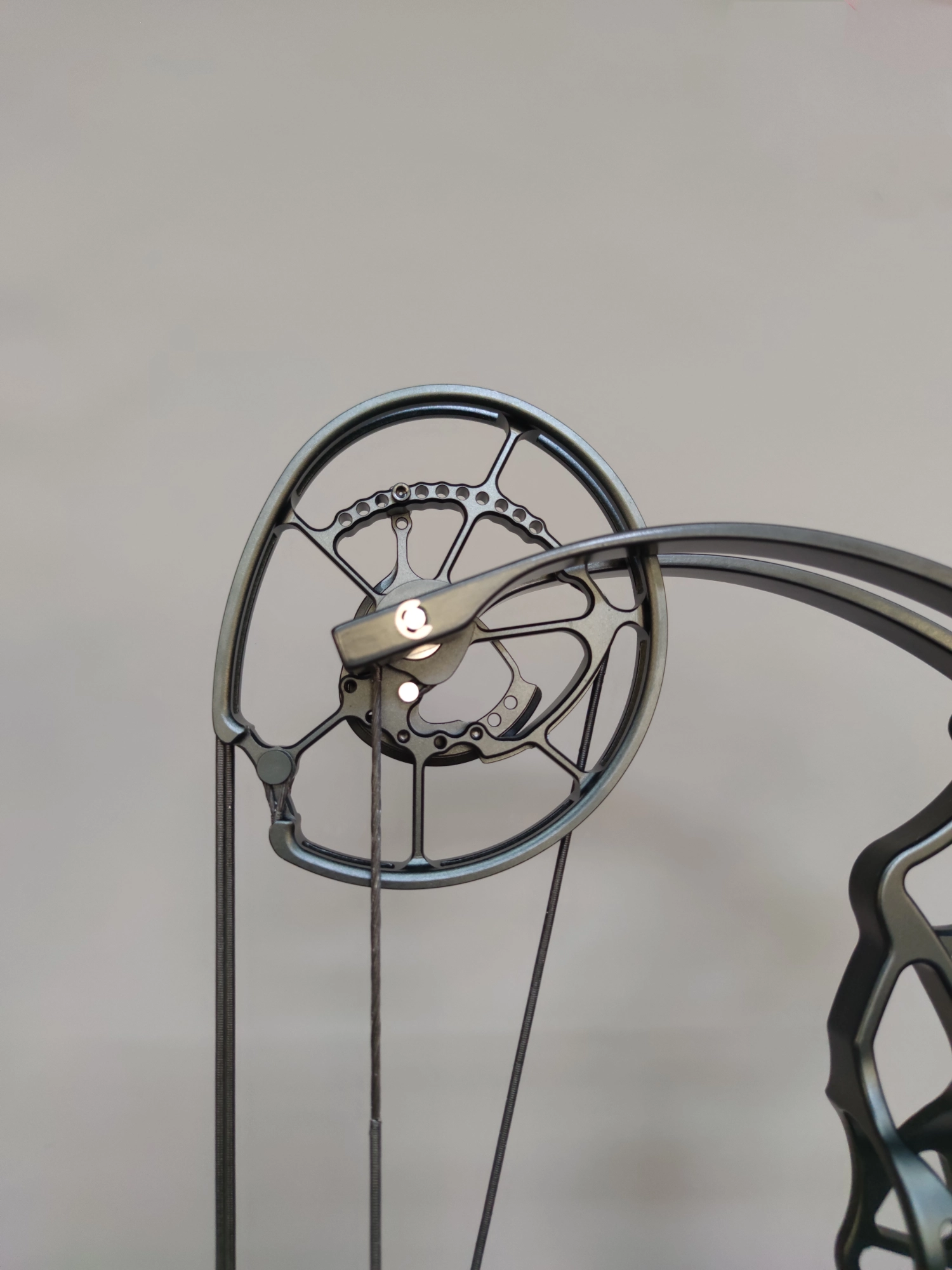 BattleFalcon Adjustable Cam System — 80% Let-Off for Smooth Draw Cycle