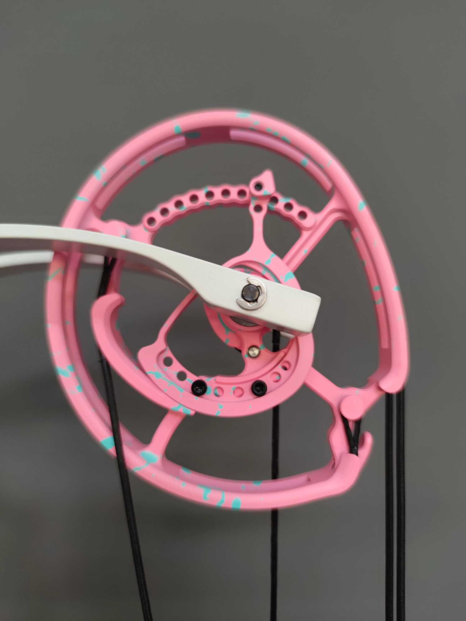 BattleFalcon Adjustable Cam System — 80% Let-Off for Smooth and Consistent Draw