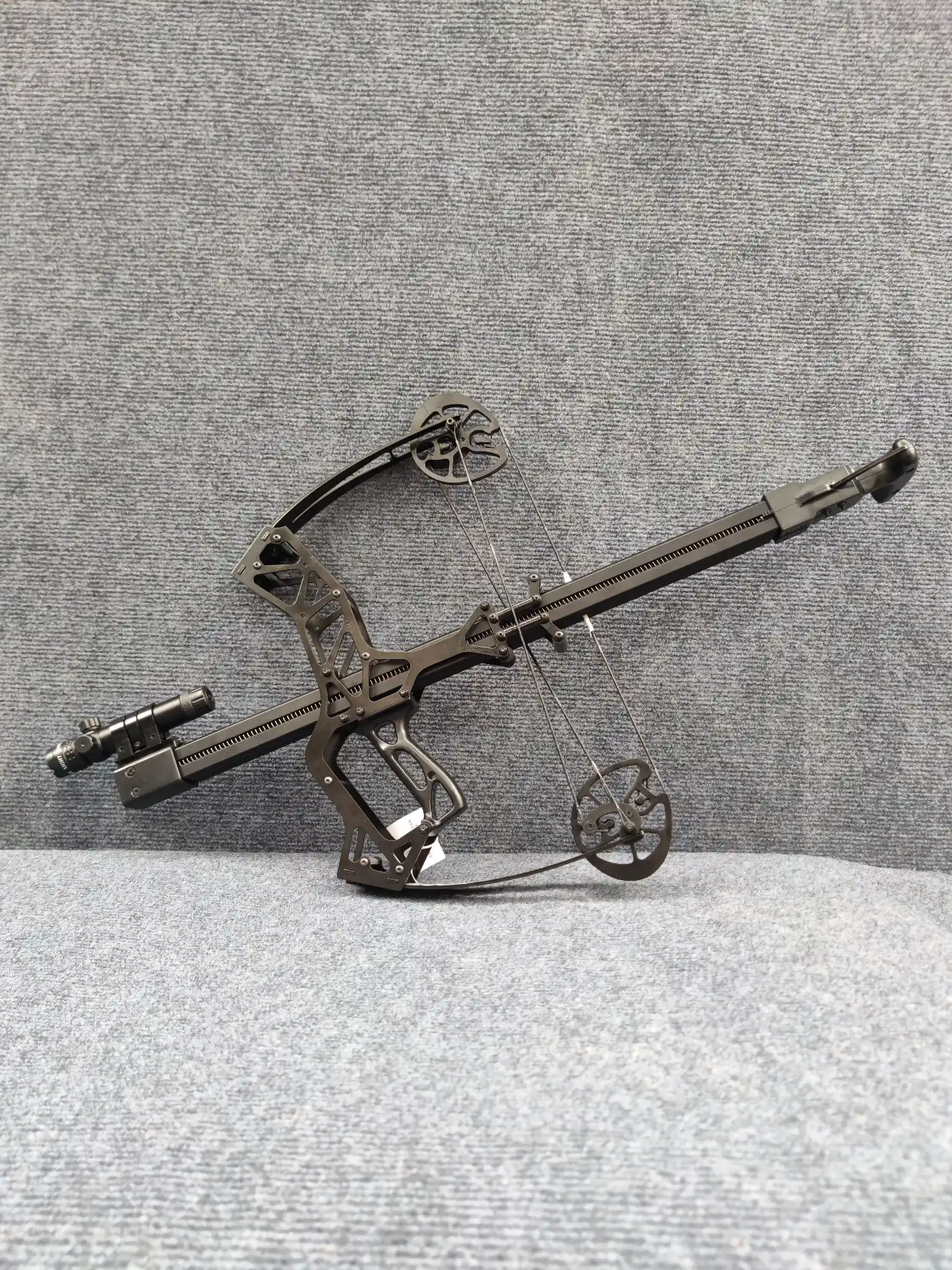 BF-AR16 Compound Bow Side View — CNC Aluminum Frame and Tactical Rail02 BattleFalcon BF-AR16 40-Shot Rapid-Fire Steel Ball Compound Bow