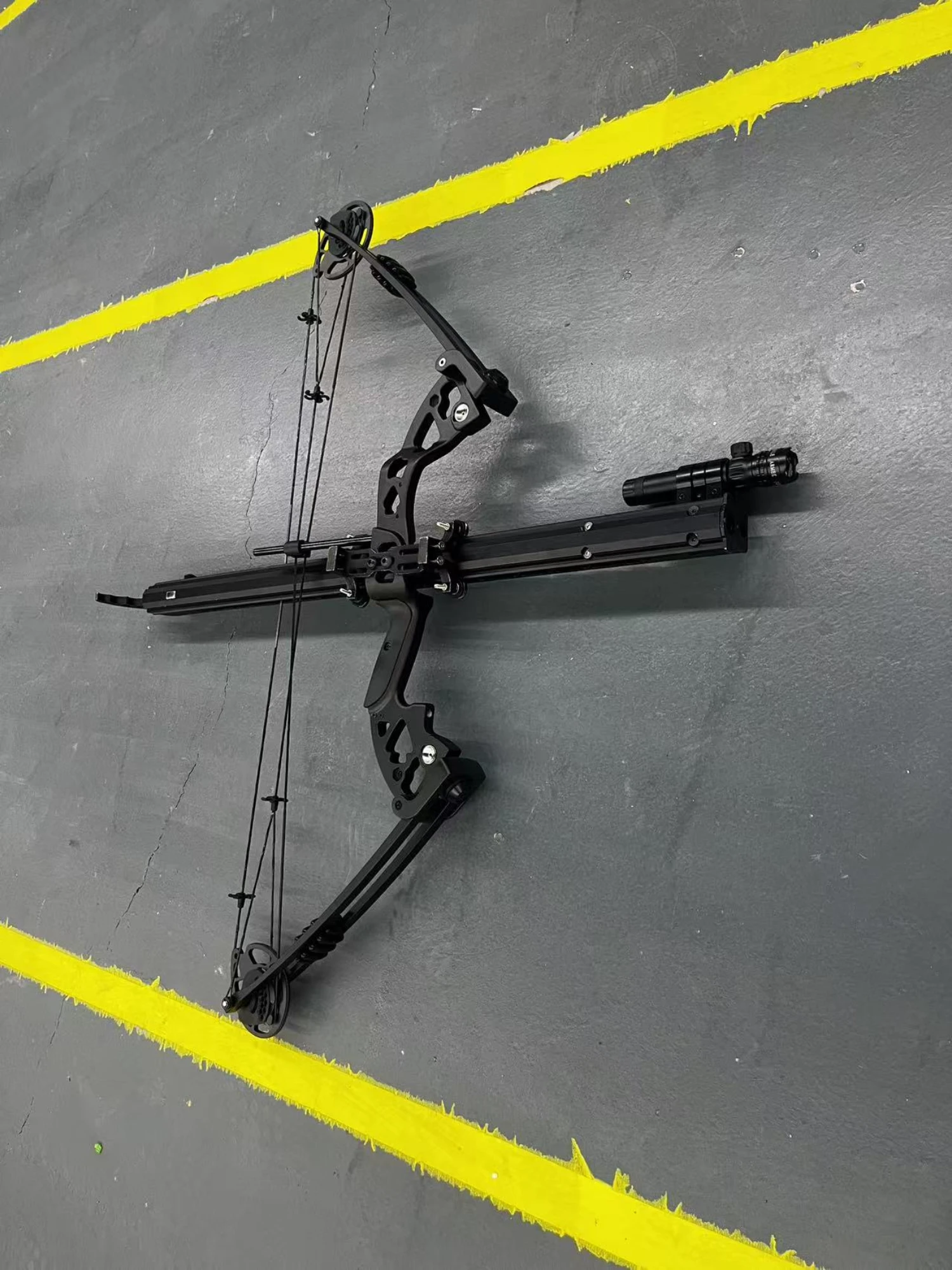 High-Tension String System — Optimized for Steel Ball Launching02 BattleFalcon BF-L18KA Rapid-Fire Steel Ball Compound Bow