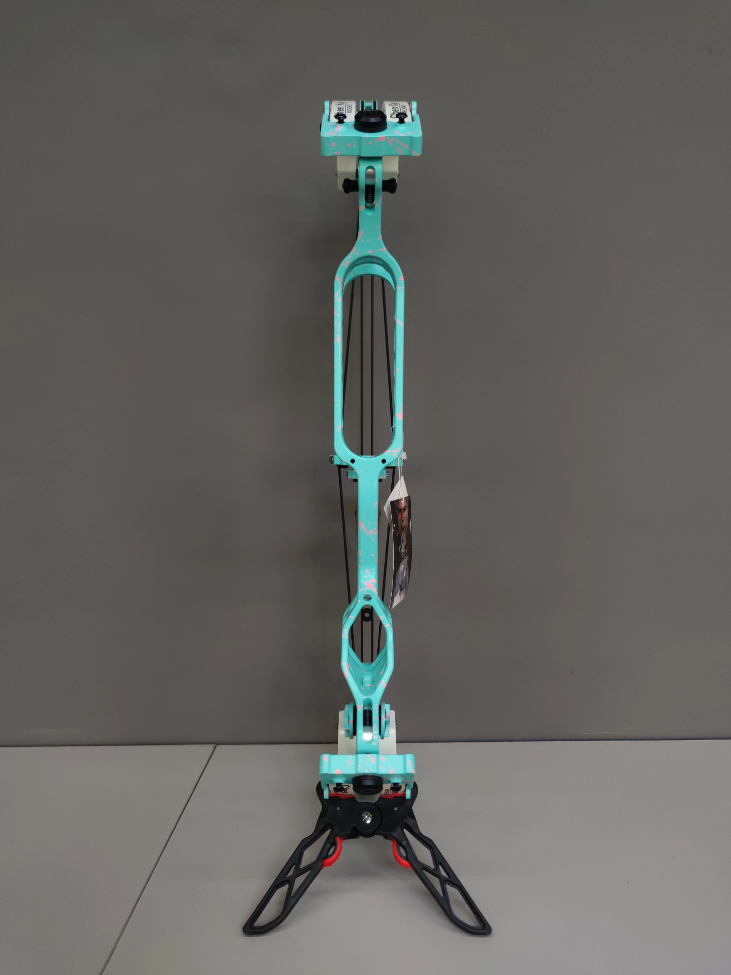 BattleFalcon WUKONG Bow Side View — Ceramic-Coated CNC Aluminum Riser with Dopamine Finish08